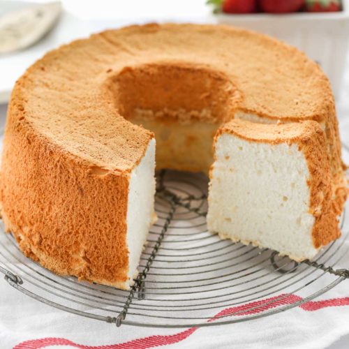 Angel Food Cake with Berries and Whipped Cream - Wilton