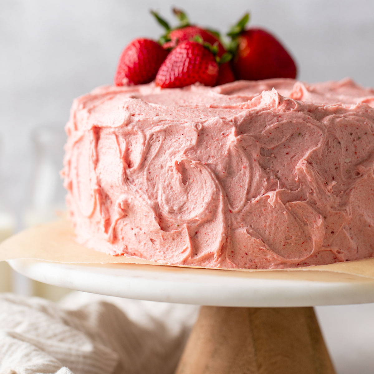 Sponge cake with cheat's strawberry jam and cream